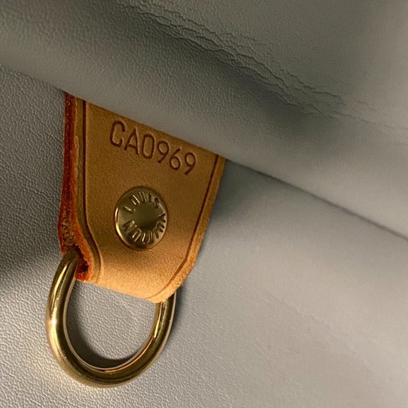 Louis Vuitton Butter Yellow Monogram Houston Vernis Tote - Picture 5 of 13